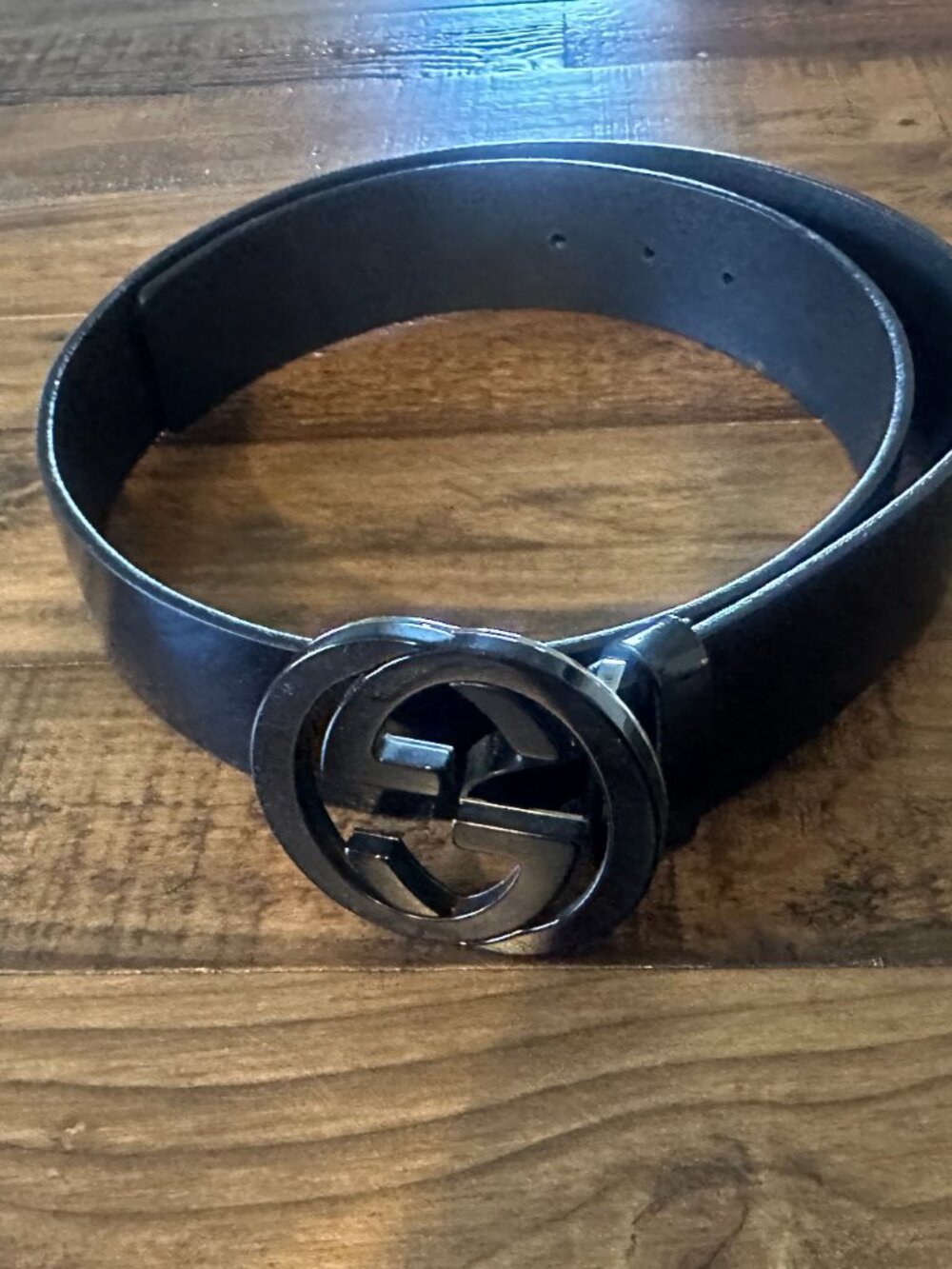 Gucci Black Interlocking GG Belt – Glossy Buckle – Classic Designer Belt